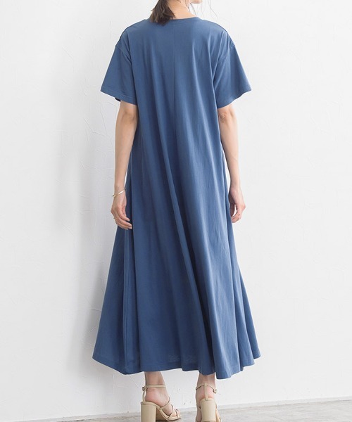 Pierrot(ピエロ)の「汗ジミ防止 半袖Aラインワンピース(ワンピース・レディース・モカ/ブラック/ライトグレー/ラベンダー/ブルー・M/L)」の11枚目の写真