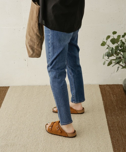 URBAN RESEARCH DOORS（アーバンリサーチドアーズ）の「ストレッチテーパードデニム（デニムパンツ・レディース・インディゴブルー/ブラック・36/38）」の6枚目の写真