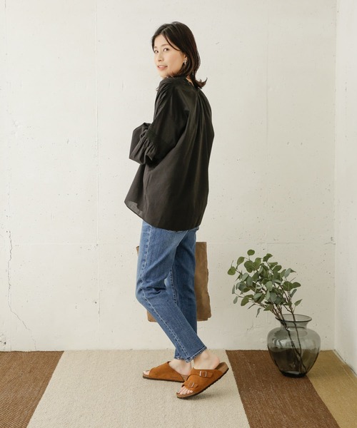 URBAN RESEARCH DOORS（アーバンリサーチドアーズ）の「ストレッチテーパードデニム（デニムパンツ・レディース・インディゴブルー/ブラック・36/38）」の8枚目の写真