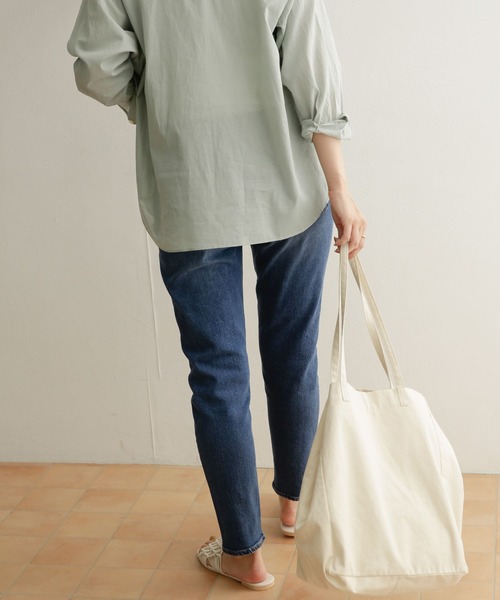 URBAN RESEARCH DOORS（アーバンリサーチドアーズ）の「ストレッチテーパードデニム（デニムパンツ・レディース・インディゴブルー/ブラック・36/38）」の16枚目の写真