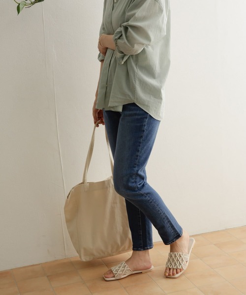 URBAN RESEARCH DOORS（アーバンリサーチドアーズ）の「ストレッチテーパードデニム（デニムパンツ・レディース・インディゴブルー/ブラック・36/38）」の18枚目の写真