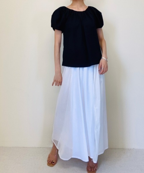 TEVALT(ヴァレット)の「バルーンスリーブブラウス(Tシャツ/カットソー・レディース・レッド/グリーン/ベージュ/ブラック・38)」の17枚目の写真