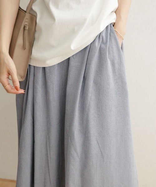 URBAN RESEARCH DOORS（アーバンリサーチドアーズ）の「ドビーギャザースカート（スカート・レディース・グリーン/ブラック/ネイビー・ONE）」の4枚目の写真