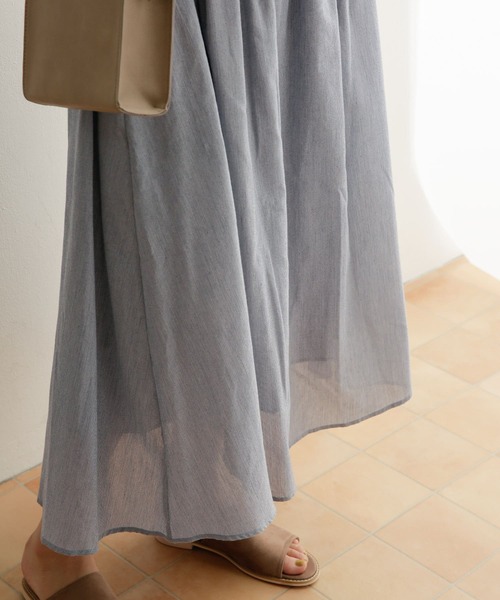 URBAN RESEARCH DOORS（アーバンリサーチドアーズ）の「ドビーギャザースカート（スカート・レディース・グリーン/ブラック/ネイビー・ONE）」の5枚目の写真