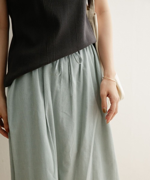 URBAN RESEARCH DOORS（アーバンリサーチドアーズ）の「ドビーギャザースカート（スカート・レディース・グリーン/ブラック/ネイビー・ONE）」の12枚目の写真