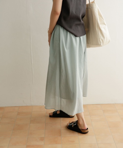 URBAN RESEARCH DOORS（アーバンリサーチドアーズ）の「ドビーギャザースカート（スカート・レディース・グリーン/ブラック/ネイビー・ONE）」の18枚目の写真