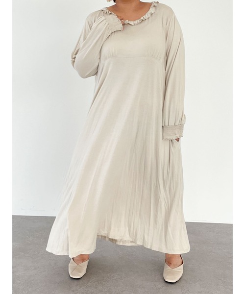 SLURR（スラ―）の「【大きいサイズ】Feminine long onepiece（ルームウェア/パジャマ・レディース・ライトベージュ・L）」の3枚目の写真