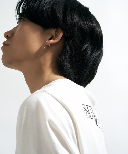 Jewel closet by L&Co.(ジュエルクローゼットバイエルアンドコー)の「K18 フープ ピアス 1mm幅×20mm(ピアス(両耳用)・レディース・ゴールド・FREE)」の5枚目の写真