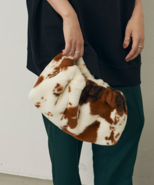 Auntie Rosa Holiday（アンティローザホリデー）の「ファーマルチWAYBAG（ショルダーバッグ・レディース・ブラック/アイボリー/レオパード・FREE）」の20枚目の写真