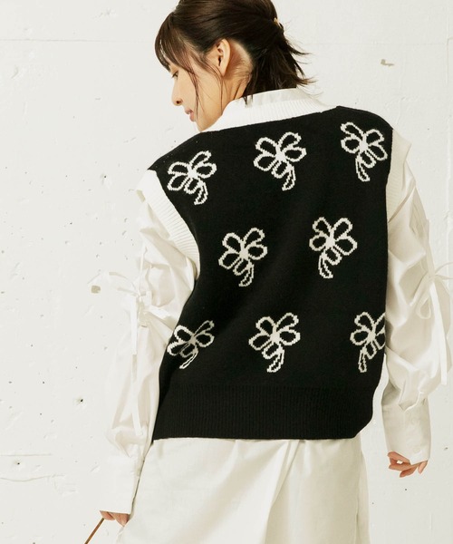 mikke（ミッケ）の「フラワーニットベスト（ベスト・レディース・ブラック/ネイビー/イエロー・FREE）」の19枚目の写真