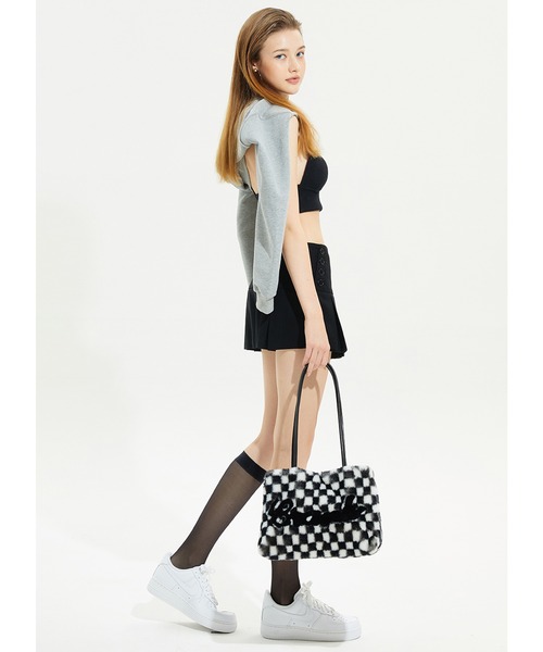 CRANK(クランク)の「A'GEM/9 × .kom『CRANK/クランク』ECO FUR SHOULDER BAG/エコファー ショルダーバッグ(ショルダーバッグ・レディース・パープル/ネイビー/A・FREE)」の14枚目の写真