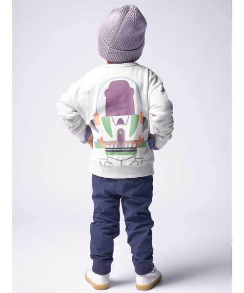 GAP（ギャップ）の「Babygap ディズニー クルーネックスウェットシャツ（スウェット・キッズ・ライトグレー/オレンジ/ホワイト系その他/ライトブルー・4-5 YRS/18-24M/12-18 M/5 YRS/3 YRS/2-3 YRS）」の12枚目の写真