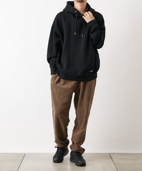 COLONY 2139(コロニートゥーワンスリーナイン)の「ダンボールビッグシルエットパーカー※ユニセックス対応(パーカー・メンズ・ブラック/ホワイト/カーキ・LARGE/X-LARGE/MEDIUM)」の3枚目の写真