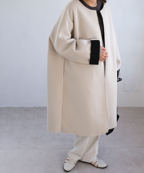 ANDJ(アンドジェイ)の「ビッグシルエットボンディングコート(ノーカラーコート・レディース・ベージュ系その他/ブラック・M)」の21枚目の写真