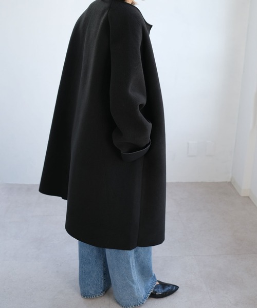 ANDJ(アンドジェイ)の「ビッグシルエットボンディングコート(ノーカラーコート・レディース・ベージュ系その他/ブラック・M)」の12枚目の写真