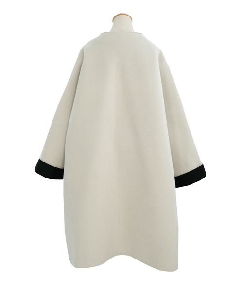 ANDJ(アンドジェイ)の「ビッグシルエットボンディングコート(ノーカラーコート・レディース・ベージュ系その他/ブラック・M)」の9枚目の写真