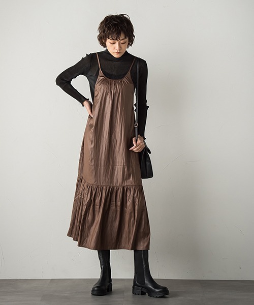 socolla(ソコラ)の「【socolla】レザー風ティアードキャミワンピース(ワンピース・レディース・ブラック/ブラウン・S/M)」の11枚目の写真