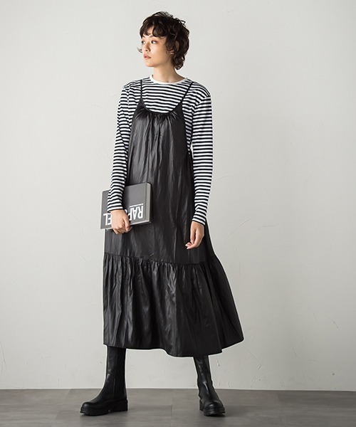 socolla(ソコラ)の「【socolla】レザー風ティアードキャミワンピース(ワンピース・レディース・ブラック/ブラウン・S/M)」の6枚目の写真