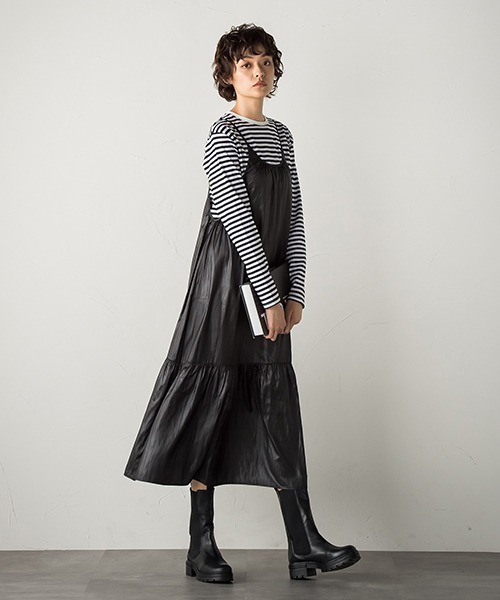 socolla(ソコラ)の「【socolla】レザー風ティアードキャミワンピース(ワンピース・レディース・ブラック/ブラウン・S/M)」の12枚目の写真