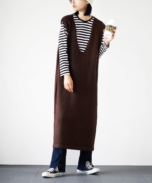 e-zakkamania stores（イーザッカマニアストアーズ）の「バックスリット ブークレーニット（ワンピース・レディース・ベージュ/ブラウン/杢グレー・M）」の2枚目の写真