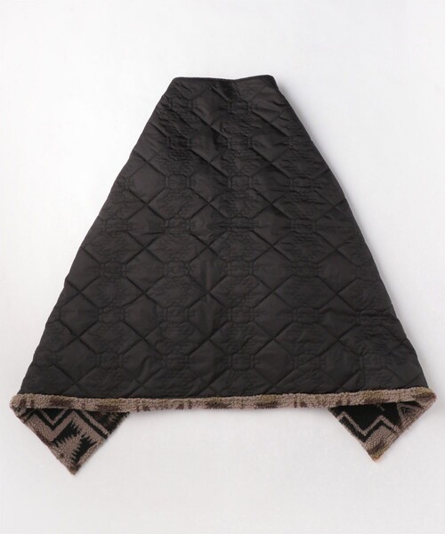 PENDLETON(ペンドルトン)の「PENDLETON/ペンドルトン QUILTING STOLE PONCHO(ストール/ショール・レディース・ブラック/ネイビー/キャメル・ONE SIZE)」の4枚目の写真