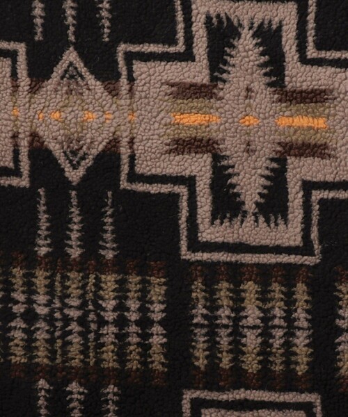 PENDLETON(ペンドルトン)の「PENDLETON/ペンドルトン QUILTING STOLE PONCHO(ストール/ショール・レディース・ブラック/ネイビー/キャメル・ONE SIZE)」の11枚目の写真