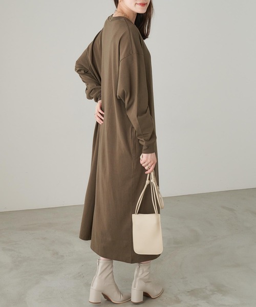 Chaco closet(チャコ クローゼット)の「サイドポケット付き コットンマキシ丈ロングワンピース(ワンピース・レディース・ベージュ/カーキ/イエロー/ネイビー/ライトベージュ/ブラック・FREE)」の11枚目の写真