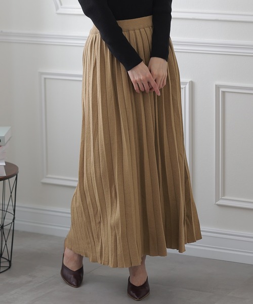 ElegChic(エレグシック)の「カシミアタッチニット プリーツ スカート (スカート・レディース・ブラック/ベージュ/ネイビー・X-LARGE/MEDIUM/XXX-LARGE)」の1枚目の写真