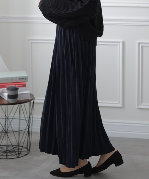 ElegChic(エレグシック)の「カシミアタッチニット プリーツ スカート (スカート・レディース・ブラック/ベージュ/ネイビー・X-LARGE/MEDIUM/XXX-LARGE)」の13枚目の写真