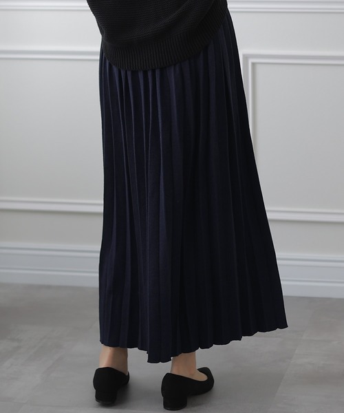ElegChic(エレグシック)の「カシミアタッチニット プリーツ スカート (スカート・レディース・ブラック/ベージュ/ネイビー・X-LARGE/MEDIUM/XXX-LARGE)」の14枚目の写真