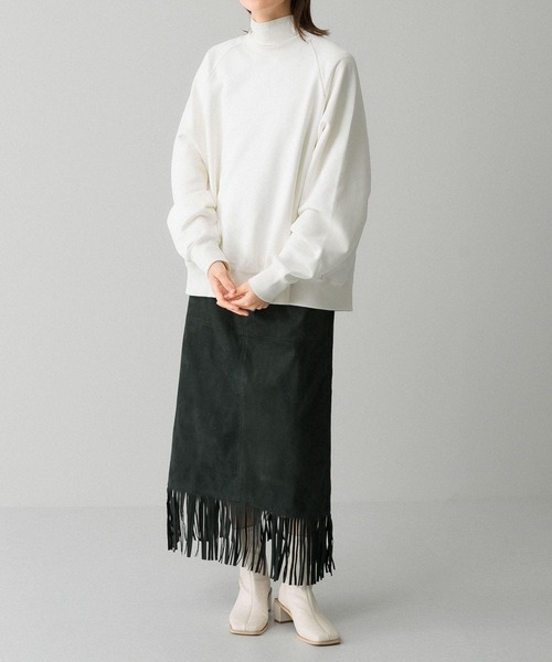 KBF(ケイビーエフ)の「フェイクスエードフリンジスカート(スカート・レディース・グリーン/ベージュ系その他/キャメル・ONE)」の4枚目の写真