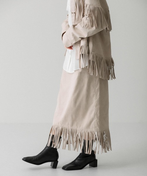 KBF(ケイビーエフ)の「フェイクスエードフリンジスカート(スカート・レディース・グリーン/ベージュ系その他/キャメル・ONE)」の9枚目の写真