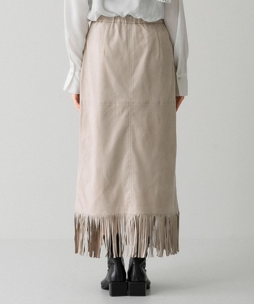KBF(ケイビーエフ)の「フェイクスエードフリンジスカート(スカート・レディース・グリーン/ベージュ系その他/キャメル・ONE)」の18枚目の写真