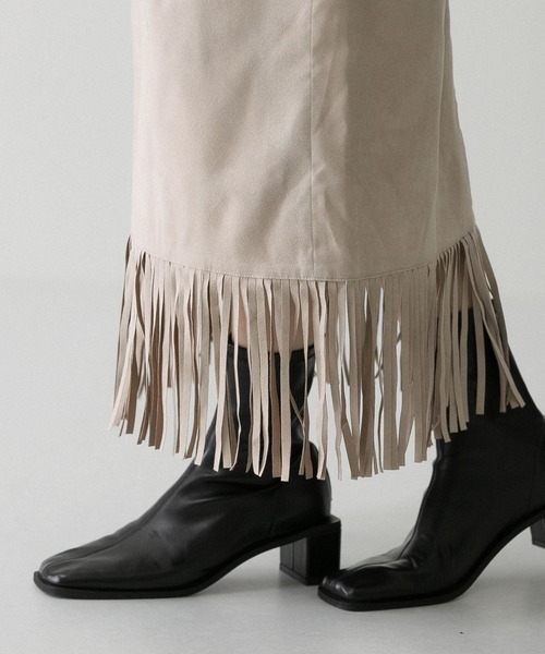 KBF(ケイビーエフ)の「フェイクスエードフリンジスカート(スカート・レディース・グリーン/ベージュ系その他/キャメル・ONE)」の20枚目の写真