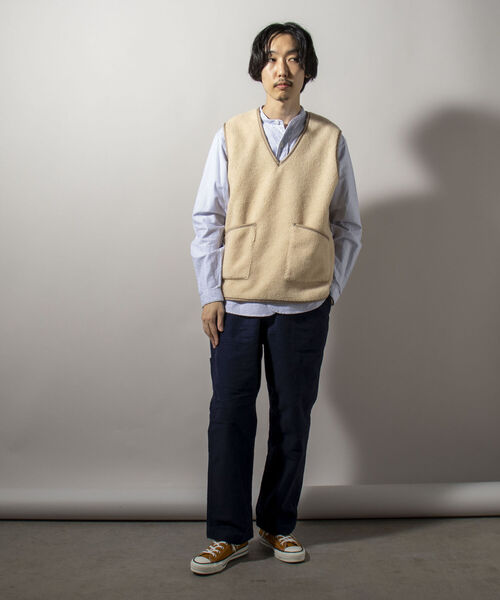 GLOSTER（グロスター）の「【GLOSTER/グロスター】パイピングボアベスト Vネックプルオーバー（ベスト・メンズ・オリーブ/キナリ/チャコールグレー・MEDIUM/LARGE）」の4枚目の写真