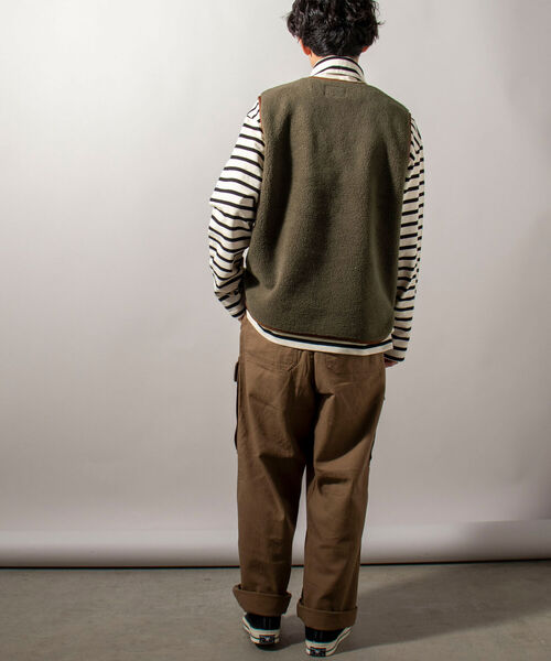 GLOSTER（グロスター）の「【GLOSTER/グロスター】パイピングボアベスト Vネックプルオーバー（ベスト・メンズ・オリーブ/キナリ/チャコールグレー・MEDIUM/LARGE）」の14枚目の写真