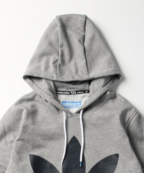 BEAMS（ビームス）の「adidas skateboarding / ADV HOODIE（パーカー・メンズ・グレー/ブラック・MEDIUM/SMALL/LARGE）」の3枚目の写真