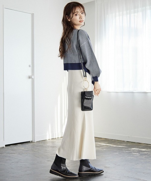 mysty woman（ミスティウーマン）の「幾何柄ショートカーディガン 264938（カーディガン/ボレロ・レディース・ブラック/ベージュ/ネイビー/ラベンダー・FREE）」の22枚目の写真