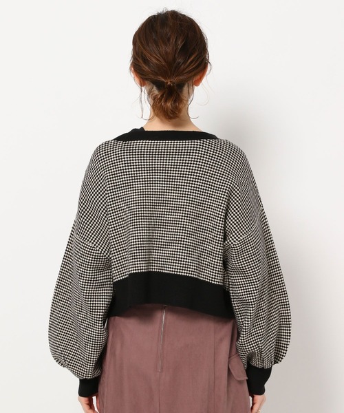 mysty woman（ミスティウーマン）の「幾何柄ショートカーディガン 264938（カーディガン/ボレロ・レディース・ブラック/ベージュ/ネイビー/ラベンダー・FREE）」の17枚目の写真