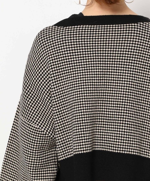 mysty woman（ミスティウーマン）の「幾何柄ショートカーディガン 264938（カーディガン/ボレロ・レディース・ブラック/ベージュ/ネイビー/ラベンダー・FREE）」の15枚目の写真