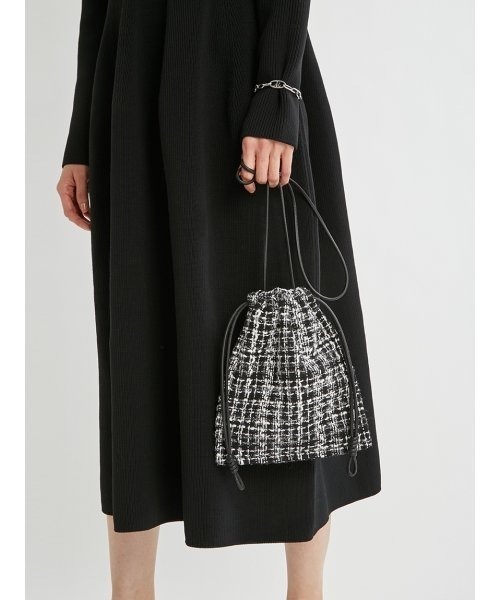 Mila Owen（ミラオーウェン）の「ツイードミニドロストバッグ（ショルダーバッグ・レディース・ブラック/グリーン・FREE）」の2枚目の写真