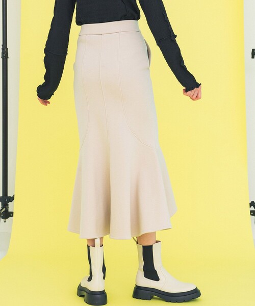 INella（イネラ）の「【INella/イネラ】ソフトストレッチセミフレアースカート（スカート・レディース・アイボリー/ダークグレー・1/2）」の8枚目の写真