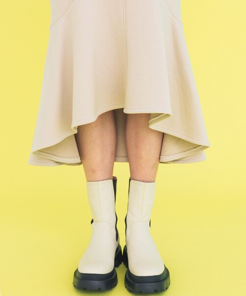 INella（イネラ）の「【INella/イネラ】ソフトストレッチセミフレアースカート（スカート・レディース・アイボリー/ダークグレー・1/2）」の12枚目の写真