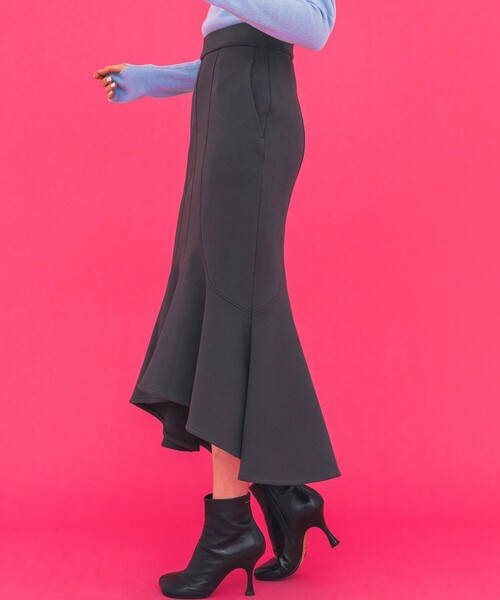 INella（イネラ）の「【INella/イネラ】ソフトストレッチセミフレアースカート（スカート・レディース・アイボリー/ダークグレー・1/2）」の17枚目の写真