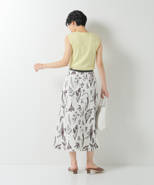 IENA(イエナ)の「スーピマランダムリブノースリーブ(Tシャツ/カットソー・レディース・チャコールグレー/イエロー/ホワイト/ブラック・FREE)」の12枚目の写真