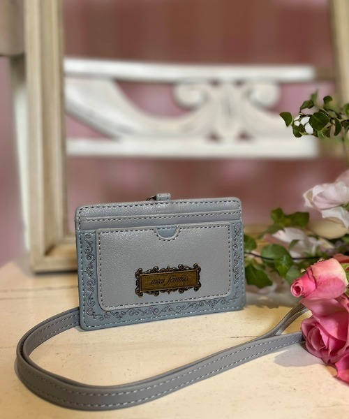 axes femme（アクシーズファム）の「バラ刺繍パスケース（パスケース・レディース・ブラック/ピンク/ブルー・MEDIUM）」の3枚目の写真