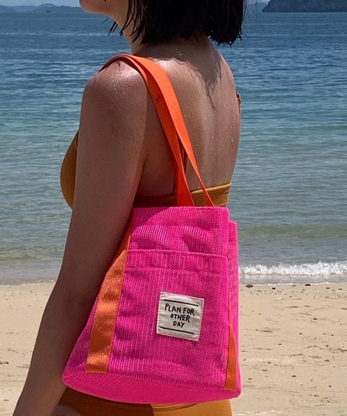Bonjour Girl(ボンジュールガール)の「【Planforotherday/プラン・フォー・アザーデイ】SWIMMER Bag スウィマートートバッグ(トートバッグ・レディース・ピンク/ブルー・FREE)」の10枚目の写真