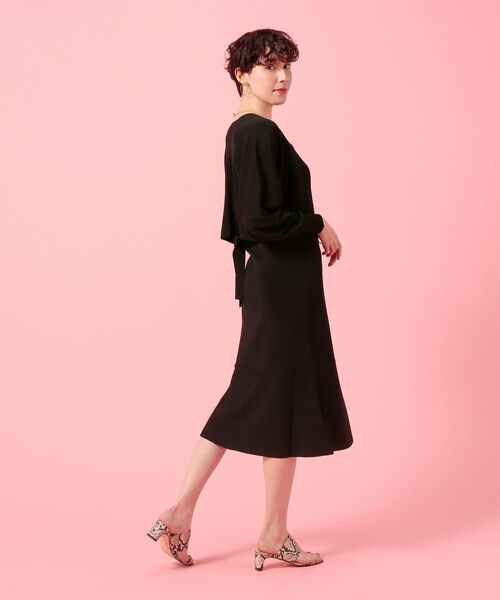 NOLLEY’S Sophi(ノーリーズソフィ)の「マーメイドニットワンピース(ワンピース・レディース・ブラック/サックスブルー・36/38)」の4枚目の写真