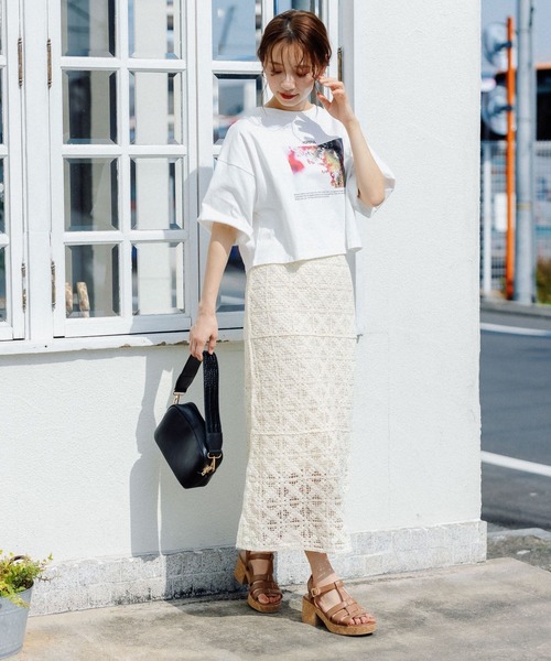 mysty woman(ミスティウーマン)の「コラボフォトプリントショートTシャツ 294679(Tシャツ/カットソー・レディース・ホワイト系2/ホワイト系5/ホワイト系8・FREE)」の4枚目の写真