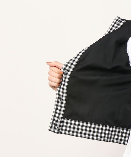 Guess（ゲス）の「Romina Jacket（テーラードジャケット・レディース・ホワイト×ブラック・SMALL/X-SMALL/MEDIUM）」の7枚目の写真